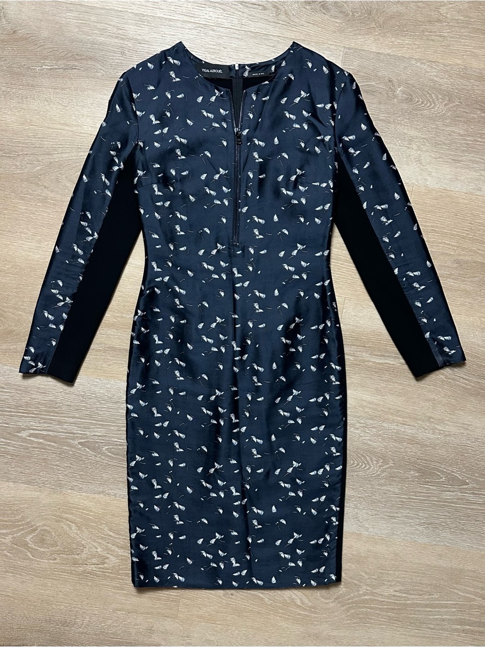 Yigal Azrouël Falling Leaf Print Long Sleeve Zip Front Sheath Dress 6